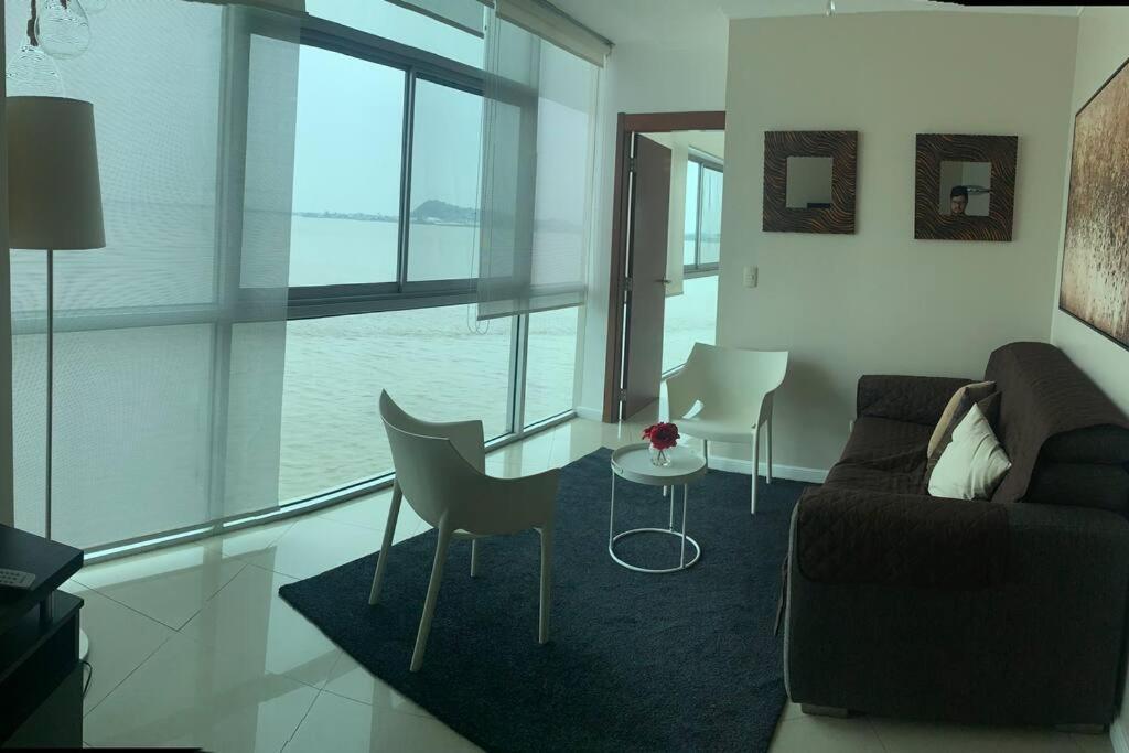 Apartamento Vista Al Rio Puerto Santana Riverfront 1 Γκουαγιακίλ Εξωτερικό φωτογραφία